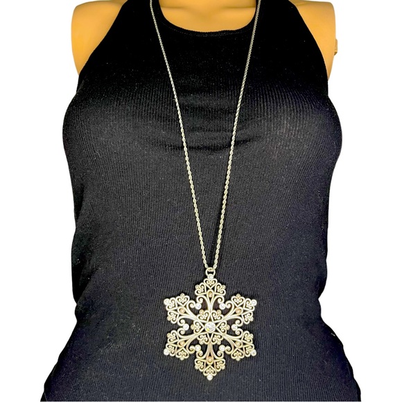 Silver Tone Snowflake Pendant Necklace - Picture 3 of 8